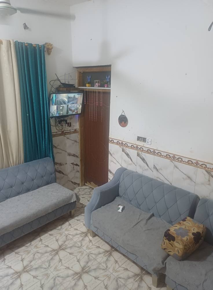 للبيع  بيت طابقين  زراعي مساحه ١٠٠في سوق الشيوخ بين حي الدجين  والقادسية  مكانه مرتب  ثاني شارع عن شارع القادسيه  يتكون  من غرفتين ومطبخ وصاله   وستقبال وحمامات داخليه وخارجيه   استفسار اكتب تم وتصل واتساب  ***********
