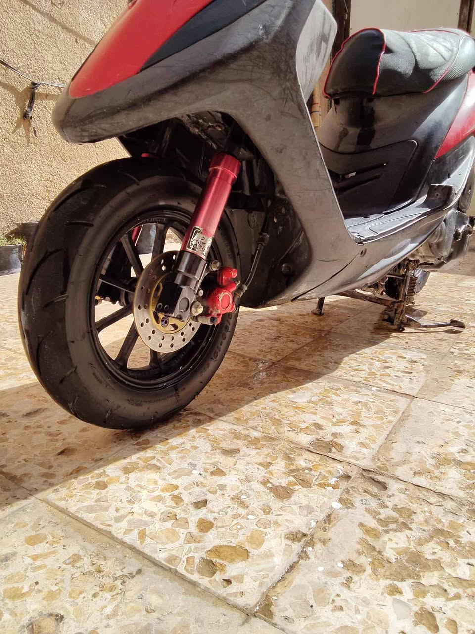 سلام عليكم ماكس عدله بوشه بلادي مامفتوحه دراجه مكفوله كفاله عامه دراجه مامتعوبه نضيفه مثل ماوضح بل صوره دبلات رياضي صالنصه ام صجمه دراجه عوزه ترتيبات بسيطه وهاذه رقمي اليحب يتصل ***********
