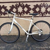 جاينت سكيب r3 نضيف  المنيوم ماشة حديد  حجم فريم M حجم ويل 28  البايسكل...