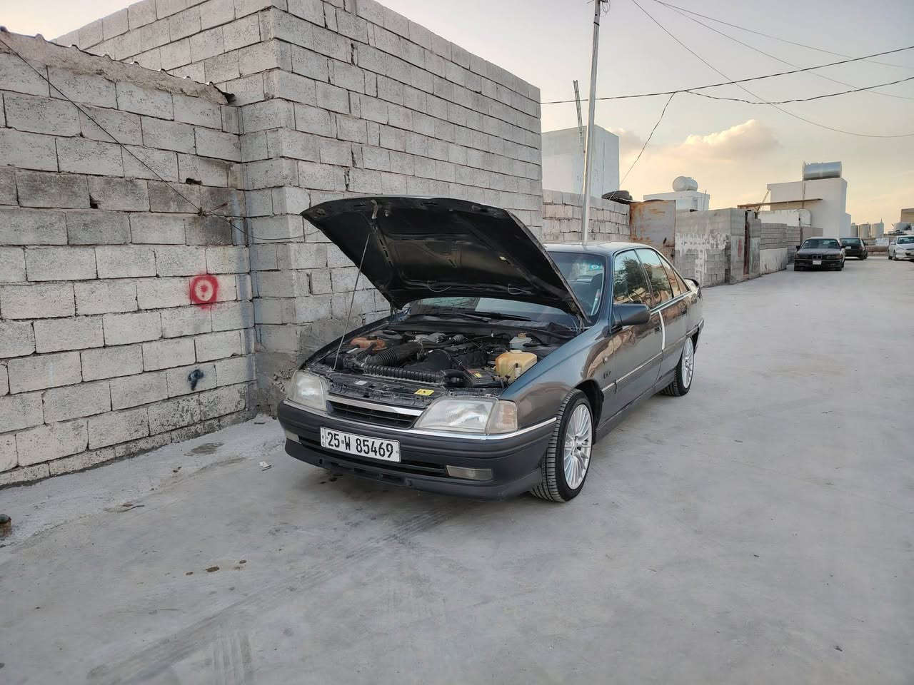 للبيع اوبل اوميكا موديل ٩٢ كير محرك واكسل بشرط سياره كدام العين ضرر جامرلغ خلفي سايق وشبر فوك السگف تخم تايرات ووياله جديد صدر خير من الله داخلها نضيف محرك ٢٠ سعرها 43 وبيها مجال
مکان سیار کرکوك شورجة 

 *********** كركوك, العراق
