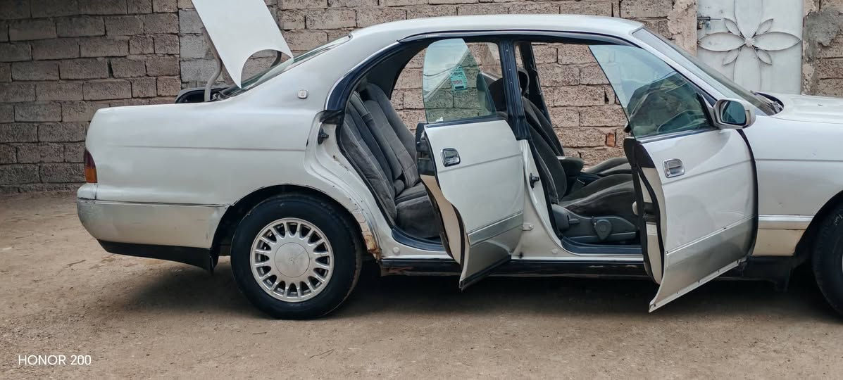 سلام عليكم بطه متصل سنويه نافذه صارله شهرين سياره  راعيه يمي مكفوله من كلشي اصوليات من كلشي سياره جاهزه مكينه او كير جيده مال جني حداديه نص عمر معتاز وردبيع مراوس حسب قناعه  رقم سياره ميسان سعر 55 او بيها مجال  ستفسار تصال عله ***********
