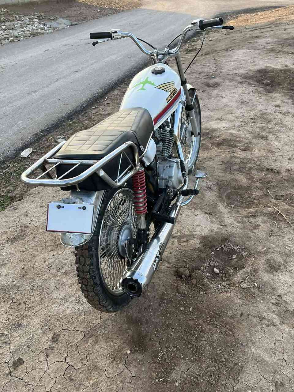 السلام عليكم دراجه إيراني تايكر اربعه كير للبيع الدراجة كلك مكاني بغداد ابو غريب سعر 350 رقمي ***********
