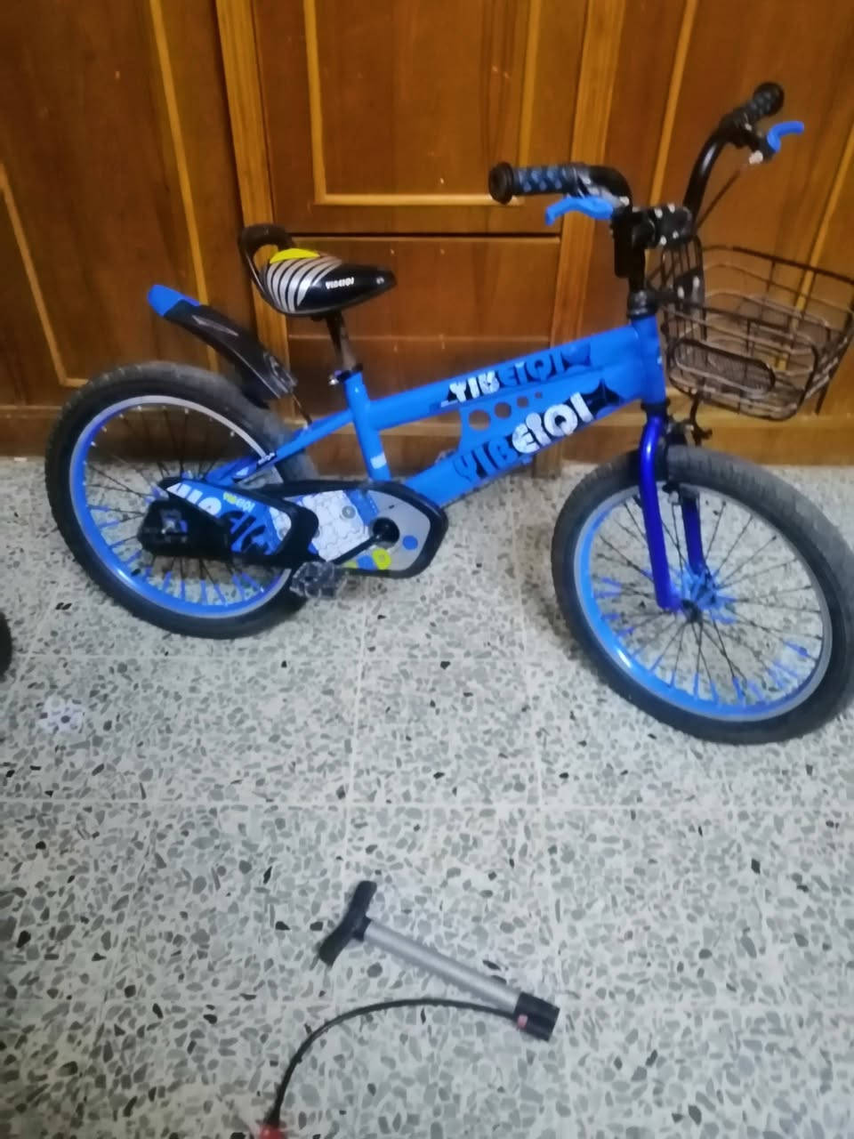 للبيع بايسكل نظيف حيل ما نقصو غير الجملق الممي ويحتجلو قمجه مل اصطاب الكدام السعر ٦٥ وبي مجال بسيط مكان موصل حي التحرير قرب متوسطه المهدي للبنين للاتصال على الرقم ***********

