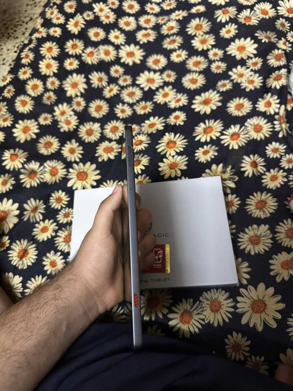 السلام عليكم متوفر ايباد ريد ماجك ذاكره ٢٥٦ استخدام كلش قليل شاشه 165HZ ببجي ١٢٠ فريم الجهاز نضيف كلش استخدام كلش قليل الجهاز ويا الشاحنه الاصليه معلومه الشاحنه الاصليه متجي ويه الجهاز تشتريها منفصله وسعرها ٧٥ الف وحاليا مقطوعه من العراق ويا لزكه مال شاشه مامستخدمه وكفر هديه هاذ بسعر ٨٥٠ الف شامل التوصيل  ***********
