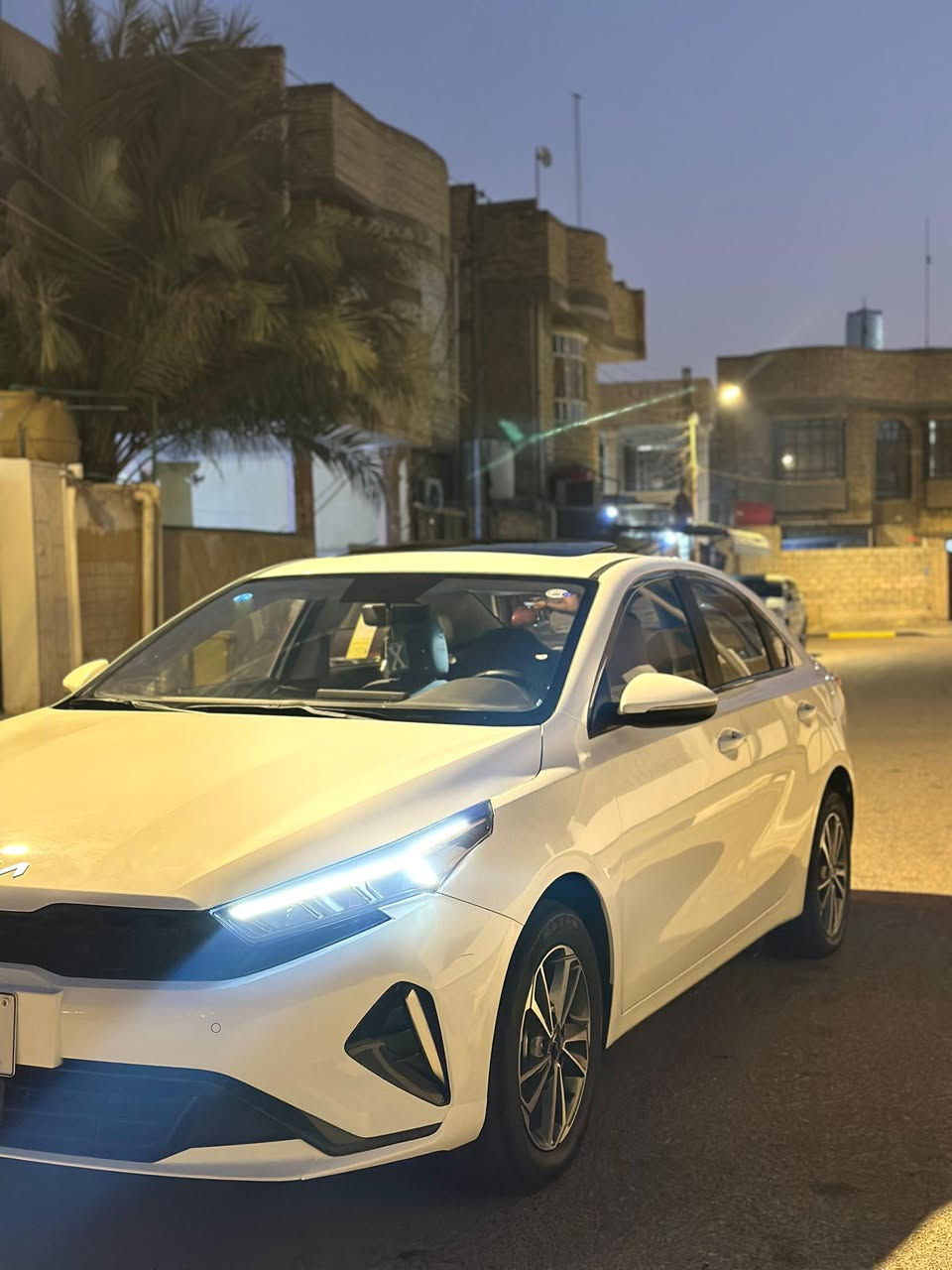 K3 2025 وكالة مجانية  اخت الزيرو الرقم اربيل بسم شركة 
فتحة 
بصمة  ‏ كي3 تجمع صيني ￼￼مروس عادي 
ماشي10 سياره جديد  
حساس امام + خلفي 
كامرة خلفية دوارة 
مرايات شفط 
شاشة كار بلاي 
هاند ابريك كهربائي 
داخل اسود المرغوب 
العنوان : البصرة القبلة حي الجامعة 
السعر : 149 ومجال بسيط 
الهاتف : ***********
