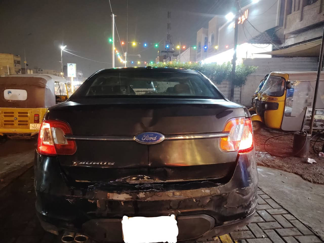 سلام عليكم فورد تورس ادوات 2012 ب35ورقة *********** 
السيارة عليها برمجة بلادية اول دوسة طلقات 
وشلعة قوية ويل بوليسي 
متوم طبق الاصل دك حاسبة رقم شمالي 
كصتها قمارة كير يخبل محرك موضح بفيديو 
بس بي صوت راجز اول ما تشغل بسبب الدهن 
ماناقصها شي كهربائيات كاملة كلشي شغال 
مكاني بغداد الدورة
