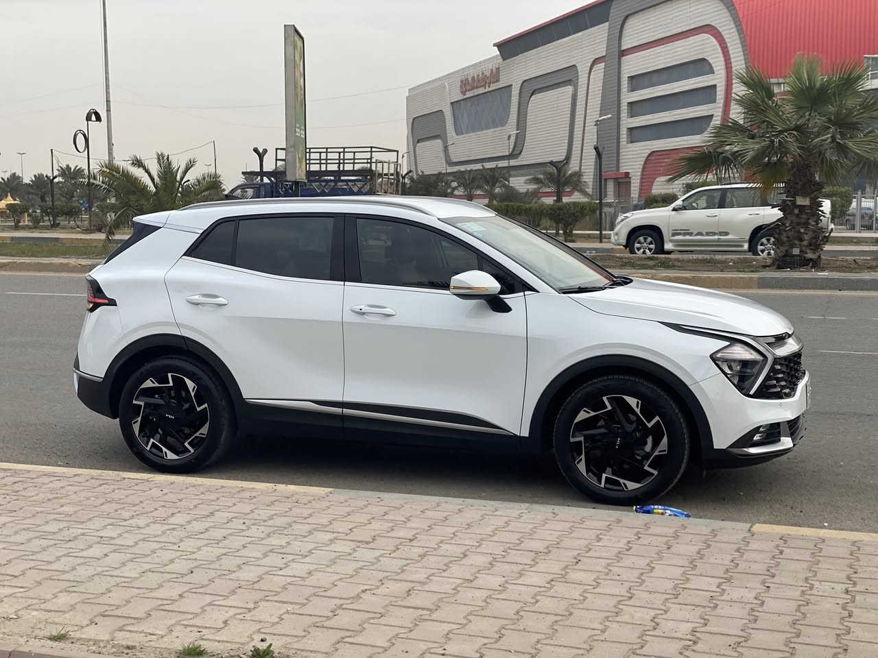 🚗 للبيع: كيا سبورتج 2024
📊 المسافة المقطوعة: 14 كم
🛠️ المحرك: 4 سلندر 2000cc
رقم بغداد مكفولة كفالة عامة
⚙️ المواصفات:
• فول مواصفات عدا فتحة السقف
• بصمة تشغيل + تشغيل عن بعد
• مقاعد أمامية كهرباء مع تدفئة
• شحن تايب C بالكشنات + شحن وايرلس
• شاشة كبيرة
• كاميرا خلفية
للاستفسار 
***********
