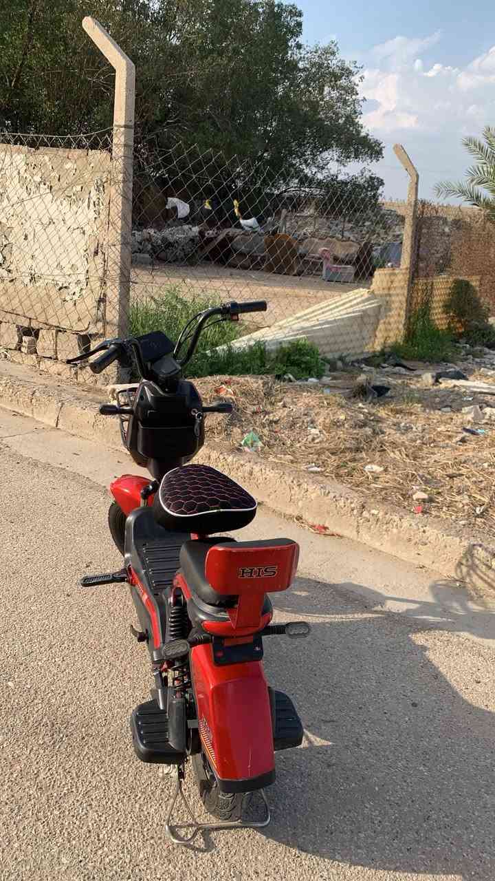 السلام عليكم
دراجة شحن للبيع 

مواصفات الدراجة 

بيها أربع بطاريات 

سويج تشغيل 2 

كارت تشغيل 2 

بلوتوث صوت عالي 

اشاير يمنى يسرى 

بيها 3 أنظمة سرع 

الدراجة مكفولة من أي شخط 

السعر 350 ألف 

المكان بغداد الزعفرانية 

للاستفسار ***********
