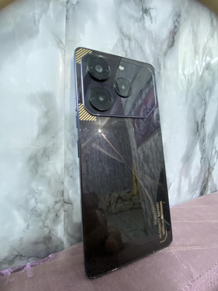 سلام عليكم تكنو بوفا6 برو تليفون راقي للأمانة ذاكرة256 لعشوائية 12تليفون لكارتونة ماكو ويا ريد مراوس بمضلع نفنكس هونر مكاني بغداد مدينة الصدر بي نشرة خلفية تليفون راقي شحن مالتة يطول يومين ونص  هيج الله شاهد بس اني أحب لمضلع ***********
