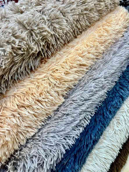 متوفر الان وجبه جديده
ارضيه فرو كثيف وخامه ناعمه 
الوان انيقه وزاهيه 
ظهر محبب مانع للانزلاق والرطوبه 
ألقياس  👇
2×3  قياس ستندر كامل
المسيب السوق الكبير محلات رضا الجاروش شارع زين العابدين للحجز واتساب فقط ***********
يتوفر توووصيل
