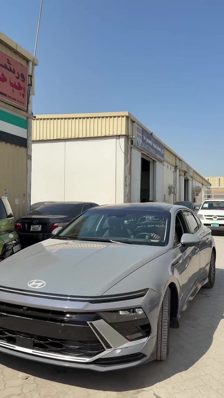 سوناتا 2024 جديده زيرو ماشيه 12 فولل لمتدد هايبرد لون سمنتي ورقم اربيل السياره جديده كلش الضرر دعاميه فقط السعر 220 ورقه 
‭0783 761 7294‬
