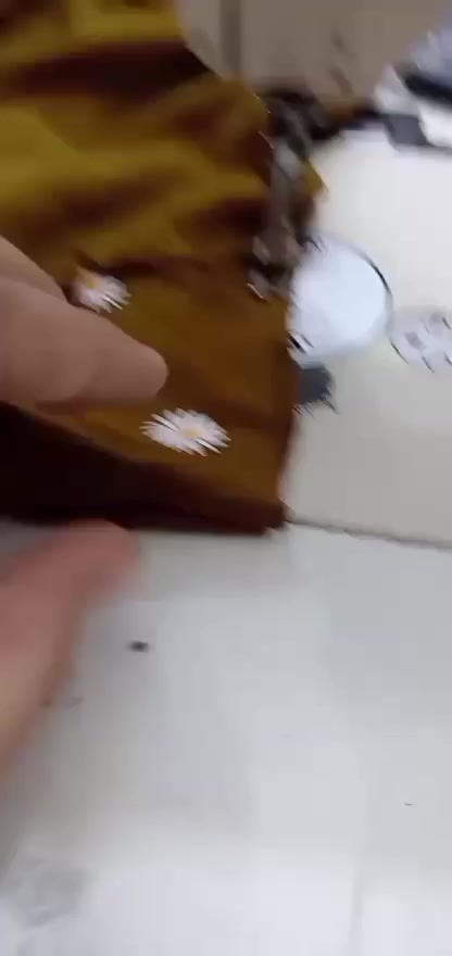 مكينه GEMsy. 
جمسي الباب الأول نظيفه كلش مابيهه اي عطل  ////بيها فقط الخيط يفلت مانعرف نخيط بيهه. رايد اشتري مكينه زغيره 

***********  رقم الهاتف
