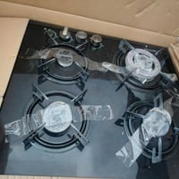 طباخ والميز مالته للبيع ب١٠٠ وبيهن مجال المكان حي الجامعي 07870938663