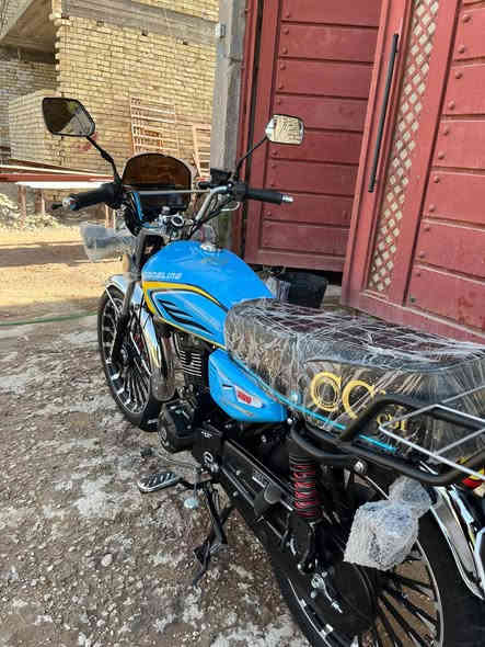 سلام عليكم شباب  عندي دراجه للبيع  ايراني سيبان موديل 26 دراجه جديده دراجه شخصيه إليه تكون ممشتغله تليڤري الدراجه ماشيه 1900 بعدها مماشيه حتى 2000  دراجه كامله مكفوله من كل شي بصمتين اوراق موجوده كامله المكينه 200 الدراجه نازله 2025/بشهر الثامن 8 / يوم 3 ع ايدي منزلها رمبه ومتتعوبه مطالع بيها شاهد الله ملتي بشغل ع كد شغله اجيبها وارجع دهن كله MZer وبانزين كله محسن مداريها مكاني بغداد الدوره السعر مليون قفل والي مو شراي لايكسر بحلال العالم كل شي بسعره موجود والي ميعجبه المنشور خلي يكلبه ***********
