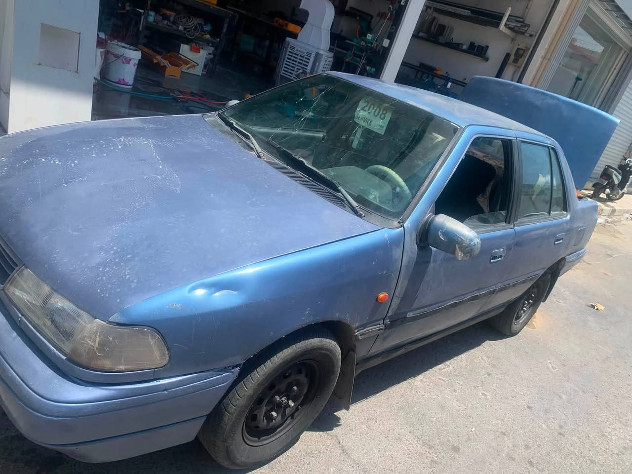 هونداي. للبيع. سياره نظيفه وكادم العين. رقم الماني بيها كاربون ماستر شرط التحويل  
السعر ١٧ للاستفسار اكثر اتصال غلى الرقم ***********
