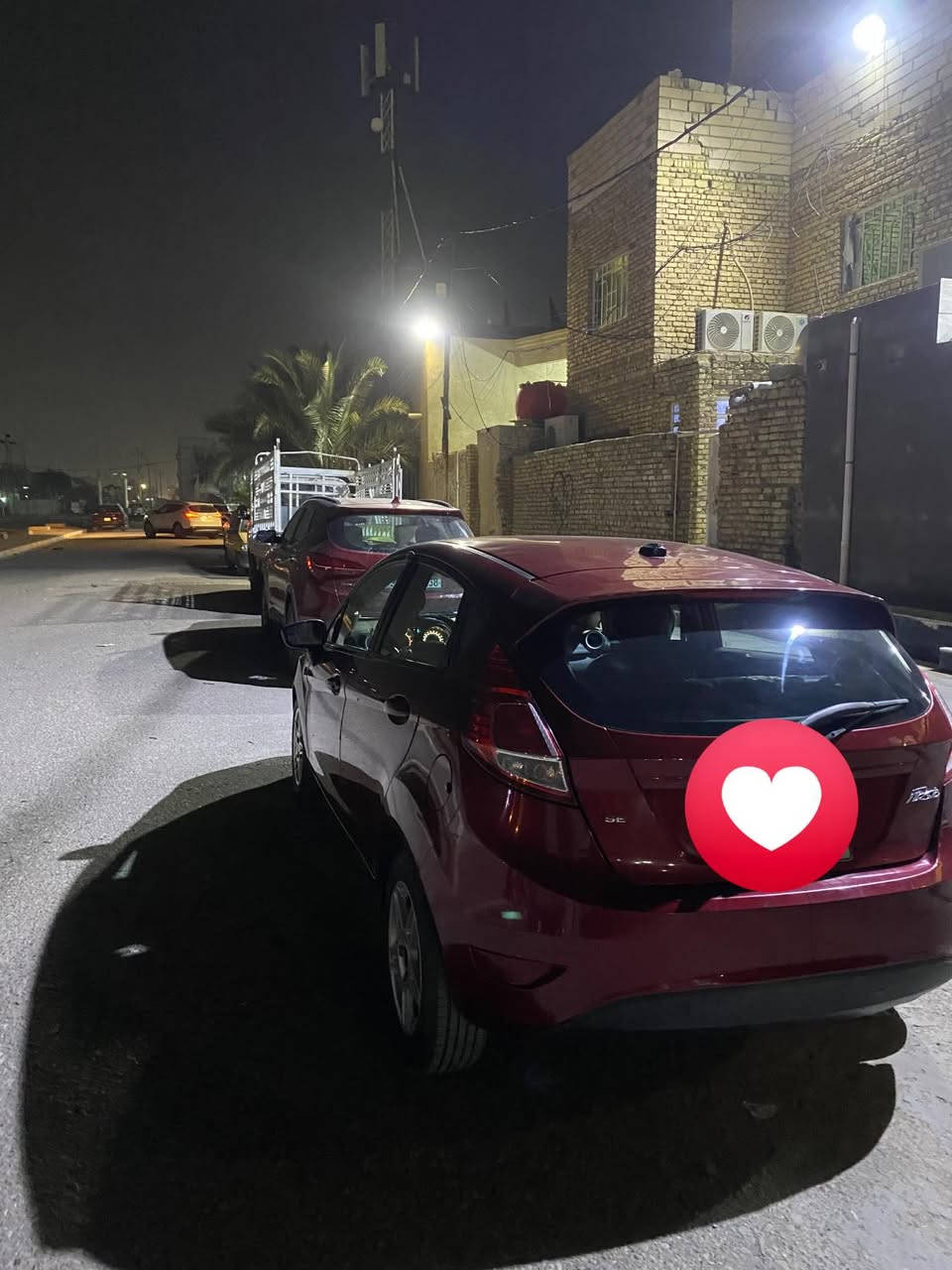 سلام عليكم سياره فورد فيستا 
صالون سياره بيه جالغ 
وباب 
سعر سياره 50بيه مجال 
رقم *********** بس وتساب
مديل 17
