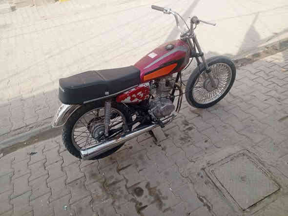 سلام عليكم دراجه للبيع كلك مكاني نجف كوفه سعر 250وبيهة مجال قليل  
***********وهاذه تصال
