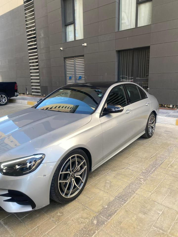 مارسيدس E300
موديل 2022
اللون سلفر
وارد الماني
بصمتين
فتحة سقف
كت AMG
داخل اسود جلد و كنتارا
انارة داخلية 64 لون
اوتو ستوب
رادارات امامي خلفي جانبي
كامرة
حساسات
ماشية 75 الف كيلو قابل للزيادة
وباقي المواصفات معروفة 
السيارة دخلت العراق بدور حادث هنا انطخت جاملغ امامي ايسر وربع البنيد 
وبيهة pdr بسيط بالجاملغ الامامي الايمن
السيارة رقم اربيل جديد هزه وفحص بأسمي تحويل ثاني يوم 
السيارة صيانة كلة اصلي مارسيدس
للتواصل مع صاحب السيارة 
***********
