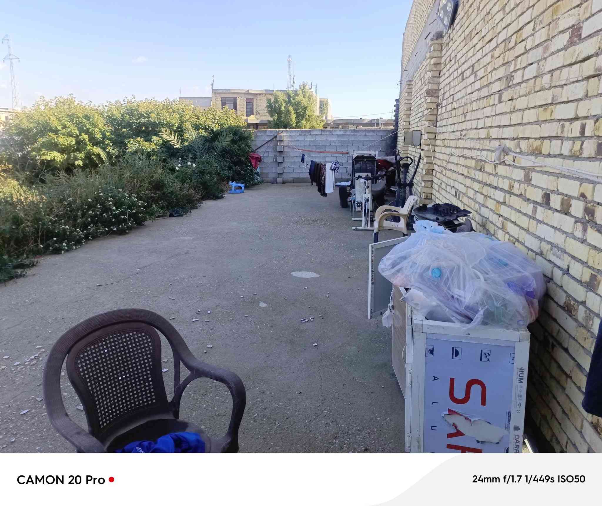 يالله كاع مساحته 300متر 100منعده رفت صب اول قطعه من البيوت سعره 35 وبيه مجال كافت الخدمات ***********
