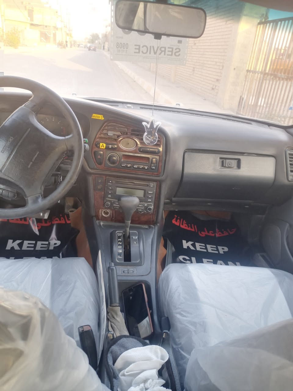 السلام عليكم للبيع برنس فراشه موديل 1996 رقم بغداد مشروع وطني محرك مفتوح كير اوتماتيك مصبوغه حزام جماليه فقط السعر 42 مكان سياره فلوجه ***********
