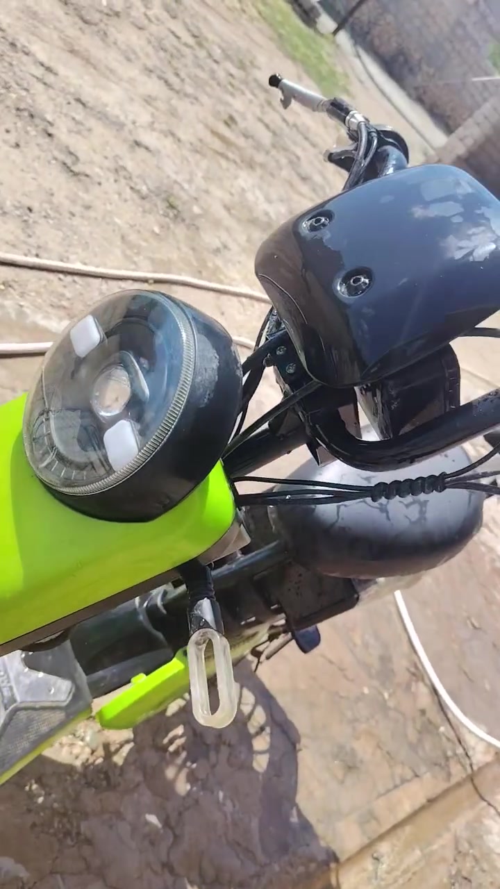 موطور شحن شرط كهربئايات شغاله بصمه سويج جديد السعر 300 وبي مجال


**إذا كنت صاحب هذا الإعلان وتريد حذفه لأي سبب، رجاءا أرسل رسالة إلى الدعم الفني**