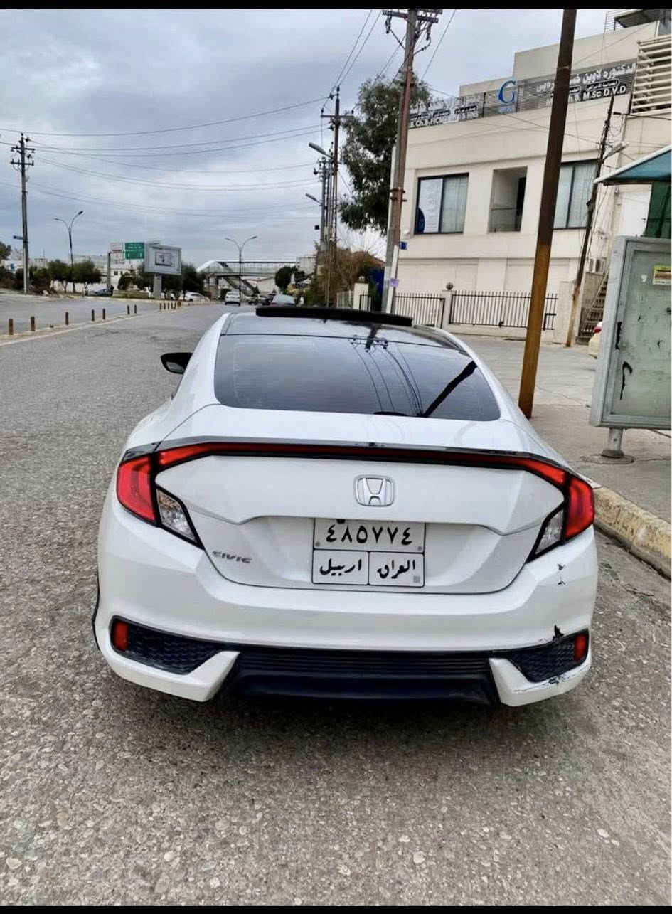 سيارة هوندا سيفيك كوبيه موديل 2016 معروضة للبيع. أرقام الهواتف: *********** و ***********

