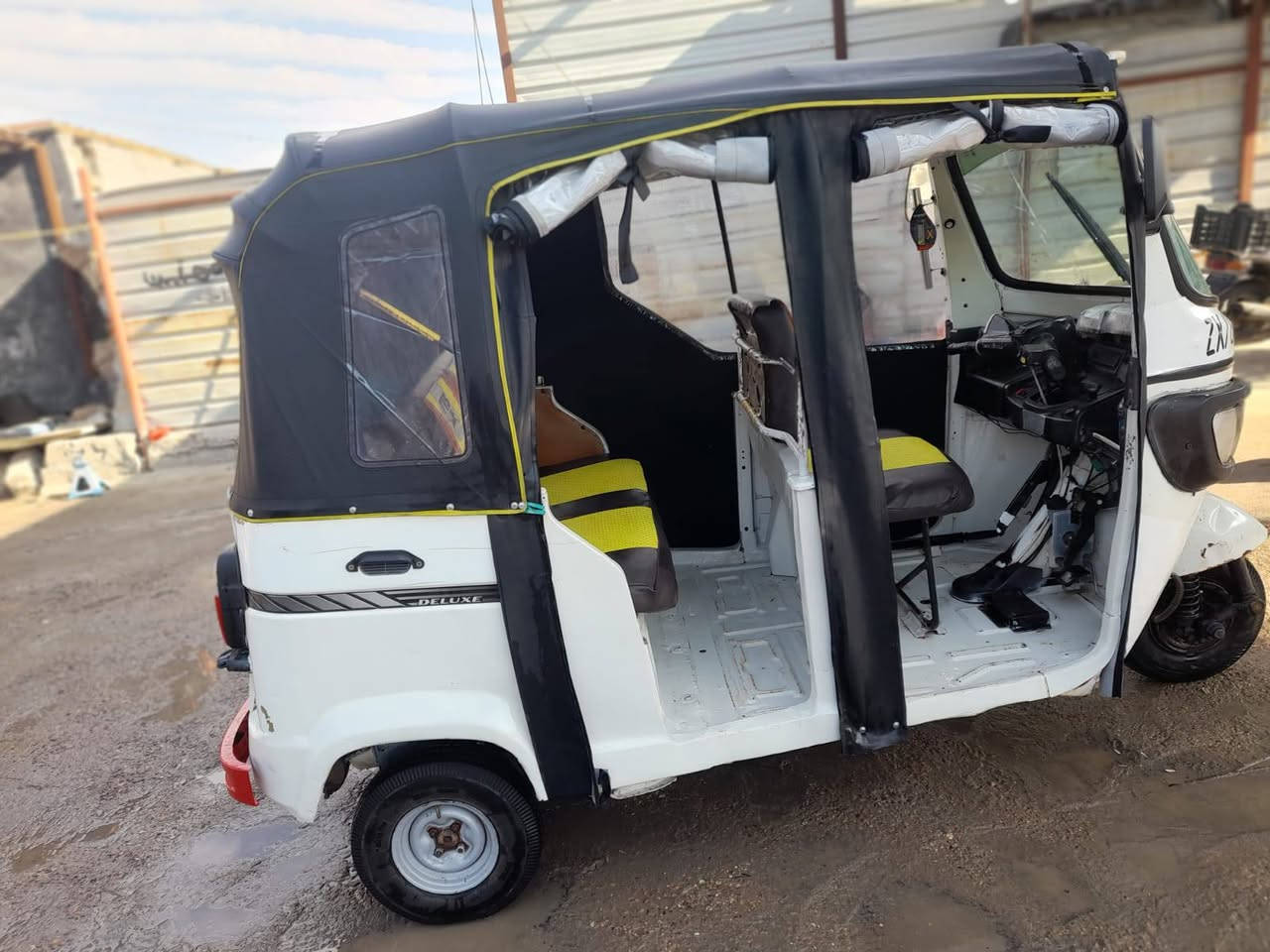 تكتك للبيع نضيف موديل 20شهر ال10 اوراق أصولي السعر4000وبيه مجال المكان بغداد المحمودية ***********بي واتساب
