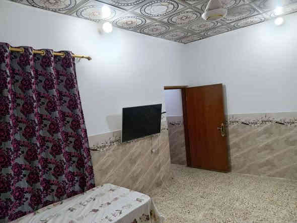 السلام عليكم 
دار 100 متر لرهان يحتوي على غرفه او صاله او مطبخ واستقبال البيت نضيف كلش او حلو
 سعر الرهان (14) قفل لمده 3 سنوات العنوان شارع المعمل خلف مدرسه الشهيد علي الرماحي 
***********
***********
