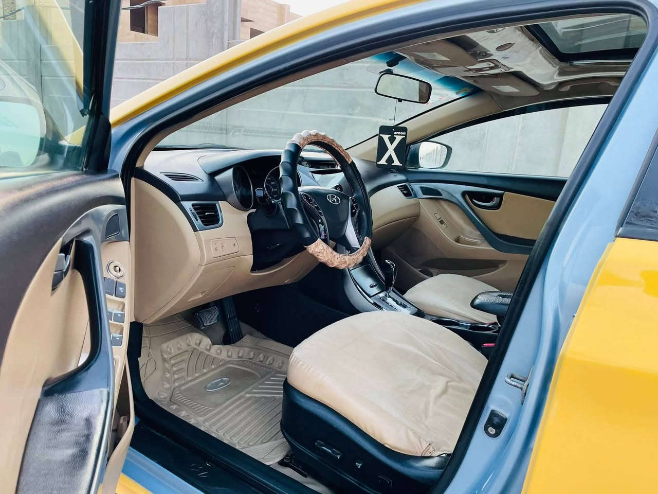 السلام عليكم للبيع هونداي ألنترا موديل 2013وارد امريكي حادث بس جاملق بدون دواخل شرط ولباقي مكفول كفالة عامة اليبل واحد مواصفات فول فتحه تحكم ستيرن بصمة شاشة كامرة كشنات كهربائي داخل بيجي تبريد بيانو نضام ايكو سيارة جديدة وجاهزة  من كلشي  تبريد ثلج حدادية تخم تاير  كير ومكينة 1800  دوش  مكفولات وسنوية الغاية  2030 هية وغرامة مصفرة خط وبحث كربلاء  بغداد  سيارة احلة من صور السعر105 الاستفسار *********** مكان السيارة كربلة
