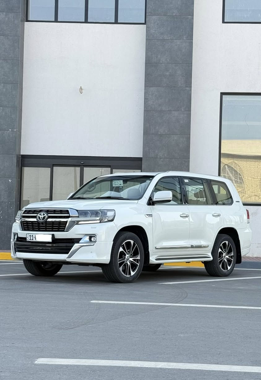 السلام عليكم
لاندكروز GXR 2021
(فطيم)
8سلندر
فول مواصفات كراند تورنك
شاشه جبيره حساسات اماميه خلفيه  اشاير لكزز. اشاير بلمري . مري شفط داخل بيجي كشنات جلد تدفئه تبريد مثبت سرعه داريف مود تحديد مسار نقطه عمياء وهواي مواصفات الكراند تورنك معروفه
ماشيه 94km الف 
مغلفه نانو ppf
سياره ناعمه ونضيفه بشكل واحلا هواي من الصور 
(السياره بيها تبديل قطعيتن جاملق ايمن وبنيد قطع بلاديه بدون صبغ ) 
رقم بغداد مشروع وطني باسمي سنويه ل 2031 
السعر 525
مكان السياره بصره 
للاستفسار ***********
