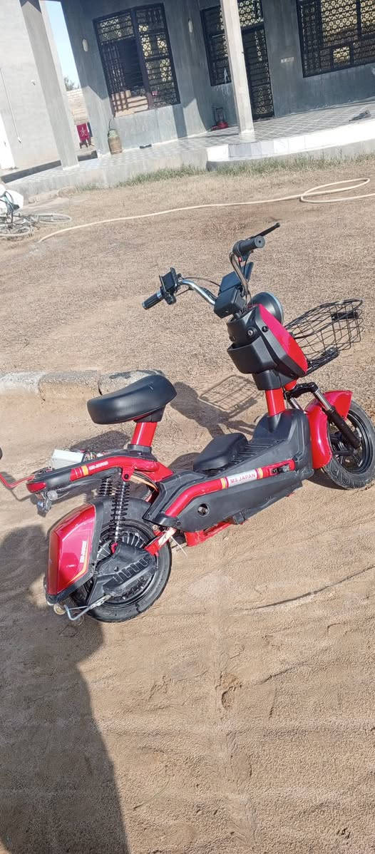 من رخصت مدير الكروب سلام عليكم دراجه شحن للبيع حجم ١٤دراجه كامله ماعوزها شي تجي تركب وتروح نضيفه حجم ١٤ صناعتها ياباني 🇯🇵 بطاريات زينات شاير شقاله ليت شقال عالي ناصي كفراتها جديدات مابيهن اي كسر تواير جدد جوبلس بدون جوب دراجه بلاديه بعدها موديل ٢٠٢٥ سعر ٢٠٤٠ وبيها مجال تصل وبيك خير ودلل ‏‪***********‬‏
