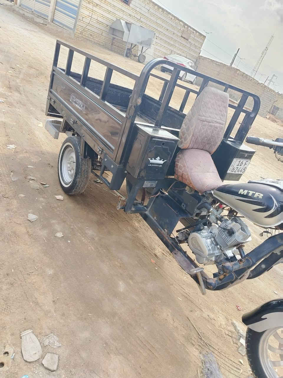 ستوته للبيع مديل 21 رقم انكليزي بسمي مكينه 26 ستوته نضيفه وحلوه مرتبه ع ايدي بيه محجر ومسطبات ابيع كامله وبدون بكيفك مكاني شاميه تفاصيل اتصل ***********
