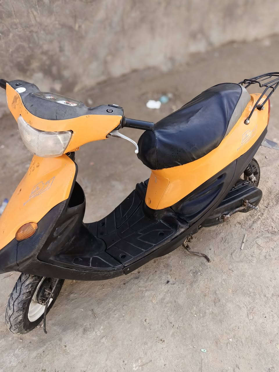 سلام عليكم درجة بيجي لبيع نضيفه كلشي شغال بيه سلف هندر لايت مكينه ناعمه شلعه حلوه  سعره مناسب 250مكان ناصريي مركز وشراي ***********يتصل عله رقم مستعجل عله بيع
