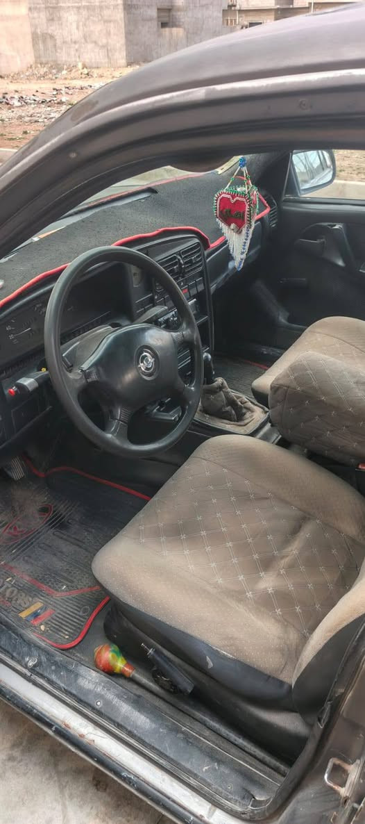 سيارات اوميكه صالون حجم 20كاربون بانزين سياره بسمي محرك وكير اني معمرهن بس عل الفحص الرقم الماني السعر 30وبيها مجال الموقع: الموصل الجانب الأيمن العبور: رقم الهاتف: ***********/***********
