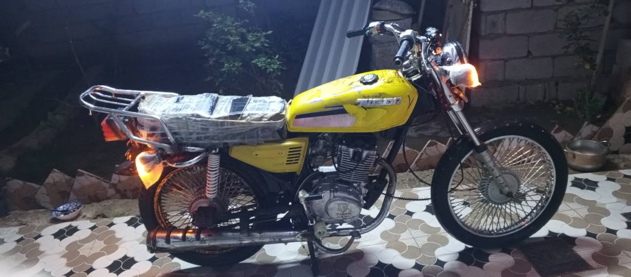 السلام عليكم عندي هاذة الموطور للبيع موديل 19 الموطور نضيف كهربيت كل يشتخلن عارضة 225 وبي مجال قليل بي اوراق


**إذا كنت صاحب هذا الإعلان وتريد حذفه لأي سبب، رجاءا أرسل رسالة إلى الدعم الفني**