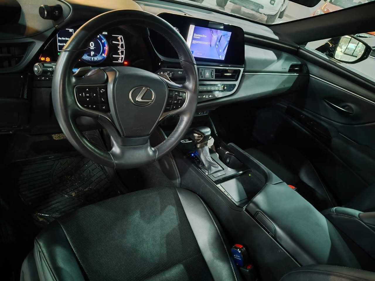 للبيع لكزز 2023
ES250
مواصفات
فول. فول 1/1
كشنات حار بارد
تحكمات استيرن 
بصمه +فتحه سلايت 
الضرر /قطعتين فقط بدون دواخل
باب السايق والباب  الخلفه فقط 
ممشاه /15الف 

السعر:255
العنوان :موصل


**إذا كنت صاحب هذا الإعلان وتريد حذفه لأي سبب، رجاءا أرسل رسالة إلى الدعم الفني**