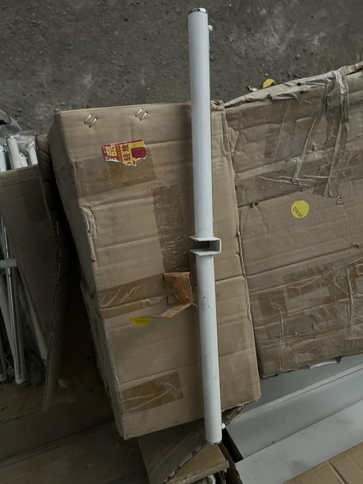 السلام عليكم
بعد التحية

هوكات 
مساطر
رفوف
حامل رف
حامل مسطرة
سكة

البيع للكميات فقط 500 قطعة فما فوق

***********
***********
