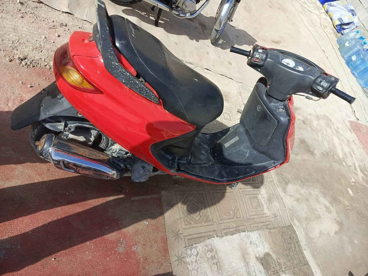 دراجه فراشه للبيع ما مفتوحه نهضه معدل خير من الله لا تبخير لا صوت بل مكينه دراجه رمبه ما صارلها 3 أشهر مدري 4 من نازله بس كفرها مكسور مبين بلتصوير رايدها 800 وبيها مجال مكاني بصره ابو الخصيب العوجه رقمي ***********
