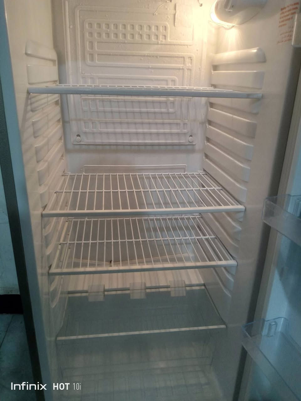 ثلاجة ماركة نيوال نظافة 100%
حجم 14 قدم 
السعر 350 قفل 
استخدام قليل
واتساب ***********
