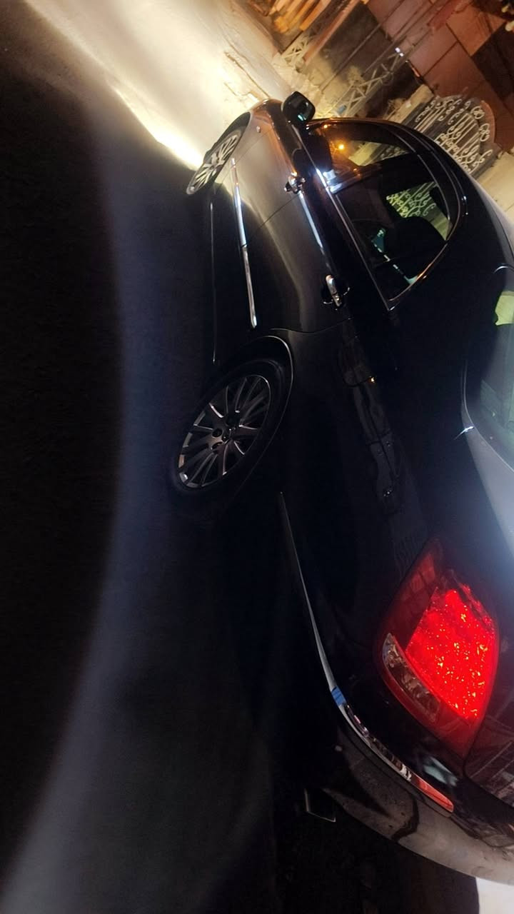 ١TOYOTA CROWN MAJESTA👑
للبيع تيوتا ماجستا. 2007 
اصولي💥 شرط المداور قرار 48
الون اسود ملكي 
رقم بصرة انكليزي سيارة باسمي مدوار ثاني يوم مشروع وطني  
المواصفات👇 
5دكم 
تحويرة نجف فوك وجوه 
✅ محركها V8 الحجم 4300
✅ كشنات جلد اسود 
✅ تبريد امامي خلفي3قطع.
✅ 3قطع بردات خلفيه.
✅ اربع كشنات كهرباء.
✅ 5بصمات ابواب+بصمة تشغيل+ صندوك شفط 
✅ كشنات خزن ميموري.
✅ حساسات  امامي وخلفيه
✅ كامره خلفيه 
✅ بگ لايتات لد اصل.
✅ ثلاجة
✅ مري ترحيب عند الاقتراب+ بالمري والجملغات.
✅ ستيرن كهربائي 
✅ مري كهرباء+هيتر♨️
✅ تحكم ستيرن+كروز تثبيت سرعه.
✅ جنطه جكات كهرباء شفط.
✅ 
✅
وباقي المواصفات المعروفه لل5دكم.
والسياره جاهزه على اخر حبايه.
والسياره بالواقع اجمل من الصوره📷.
العنوان النجف الأشرف
***********
