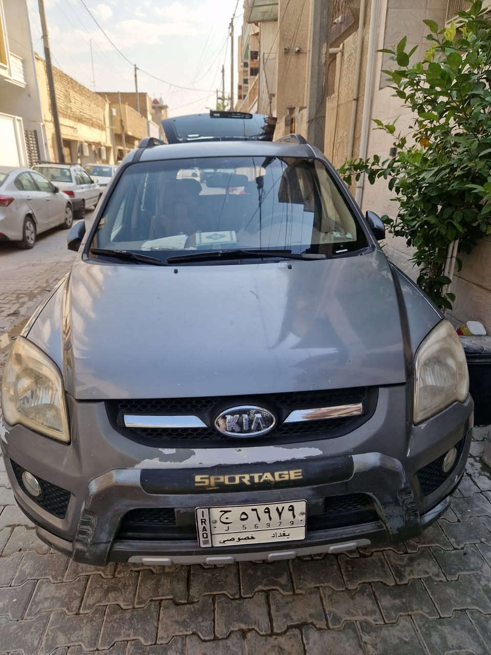 السلام عليكم
عندي سيارة كيا سبورتج موديل 2010 للبيع 🚗  

بحالة جيدة جدا 

📌 التفاصيل:

خليجي مال جناية   

اللون فيلي  

تدفئة شغالة 

تبريد ثلج ثلج

محرك 2000 دوش 

انسى صرف الوقود والحماوة  

استخدام شخصي 

رقم بغداد  

الحالة

السيارة استخدام يومي وتشتغل بشكل طبيعي  

مكفولة من الضربة والتبديل 

بجم كبس 

لغود + شواصي + تكم مكفولة

نظيفة بالنسبة لعمرها  

السيارة جانيها من 2011 على ايد وحدة

حته كتلوكها موجود 

بيها شوية ملاحظات تجميلية بسيطة بالكشر 

(موضحة بالصور)  

المكان:

بغداد  📞 للتواصل: ***********

أي استفسار اني حاضر
