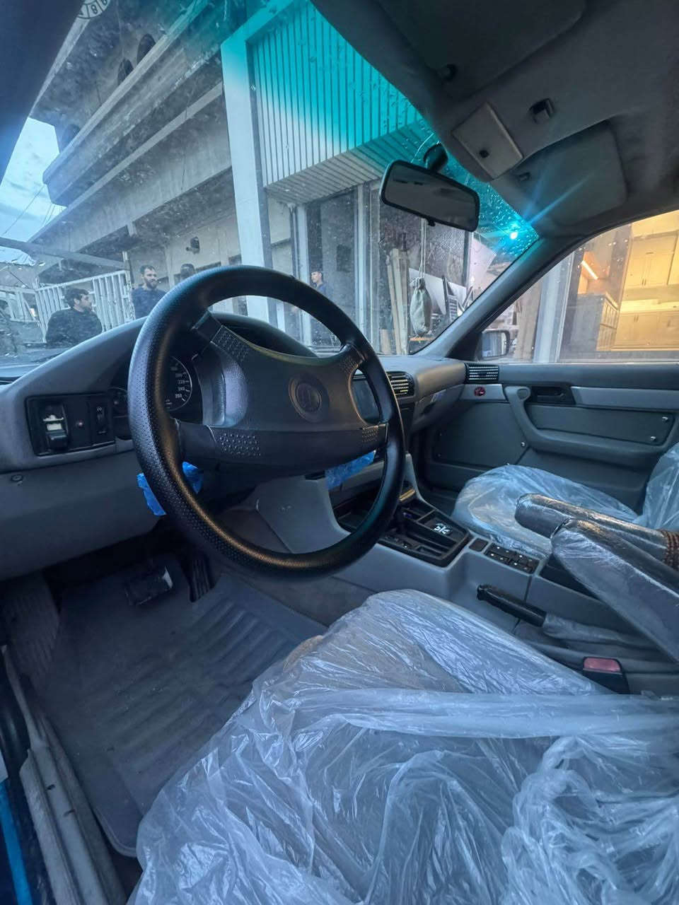 ماشاالله‌ شتی سفر و نازدار لۆك لۆك
مۆدێل ٩١ كامل كراوه‌ته‌ ٩٥
ده‌بڵ ئێرباگ چوار جام كاره‌با پێش پان ته‌برید له‌سلۆری ٤ جام كاره‌با تایه‌ . ویلی لۆك لایت بیلاد دینار مه‌سرووفی نیه‌ سه‌نه‌وی تازه‌ ته‌حویل وه‌كاله‌ شوێن كه‌ركوك  *********** كركوك, العراق
