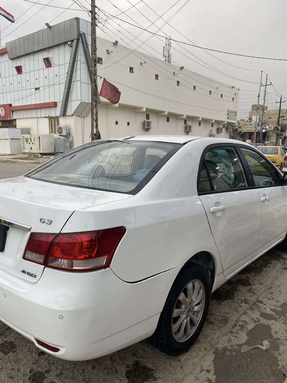 السلام عليكم من رخصة الادمن بي واي دي 2014 ماشيه( 114)سياره مال مزاد قرصه ماباقي شي وينزل ترقيم ع دوله سياره نضيفه حيل كلشي شغال تبريده ثلج سياره بطنه حلوه جديده حيل مابيه نواقص سياره مال جناي تايرات وباتري جديد ودهن السعر (48$) وبيه مجال بسيط حك جيه.
 المكان ناصريه مركز ***********
