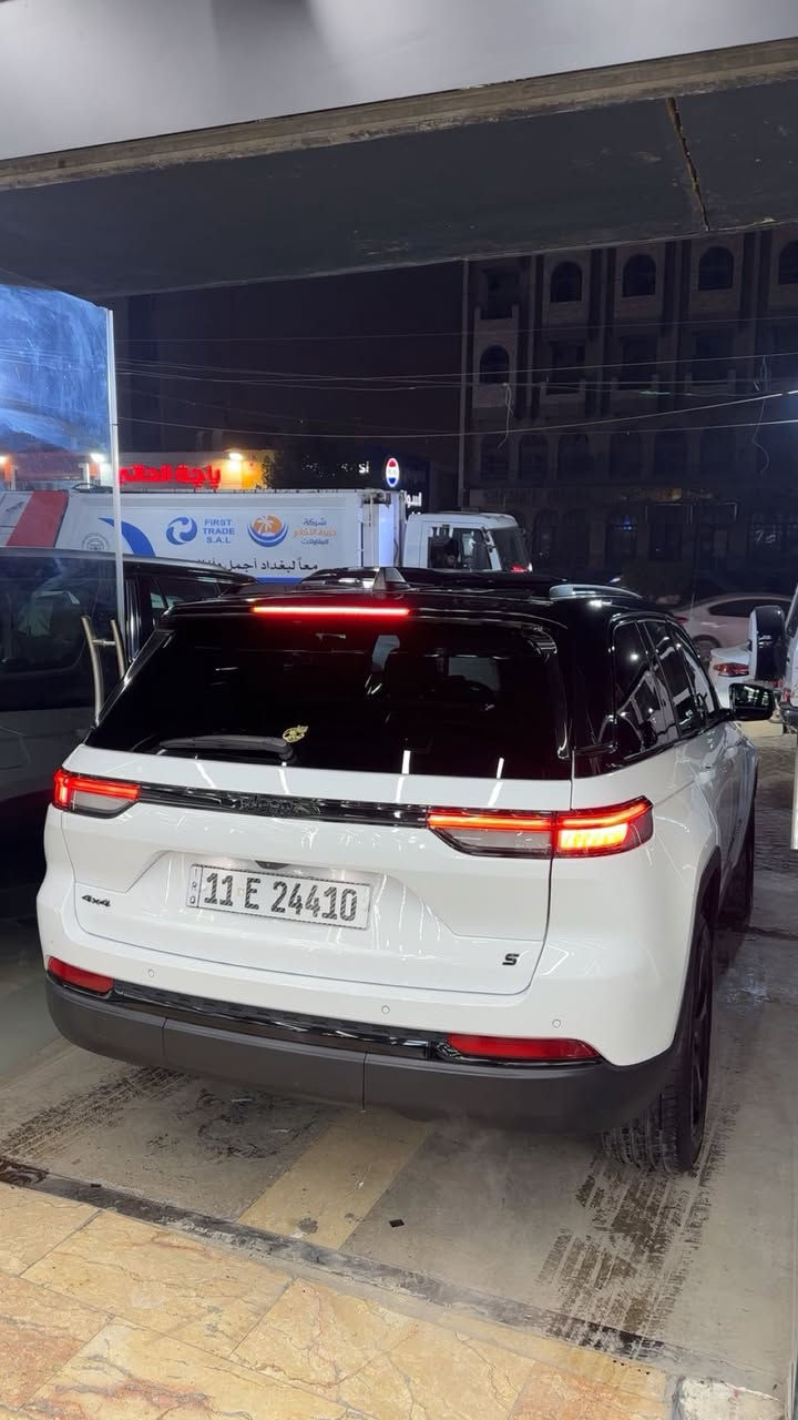 Jeep 2023
5 راكب 

6 سلندر 3.6 

فتحه سقف

تدفئه كشنات

تدفئه ستيرن

صندوق كهرباء

رادار امامي

رادار جانبي

رادار خلفي

هيتر مري

تشغيل عن بعد

شاحن لاسلكي 

حساسات خلفيه

ماشيه 40mi 

السعر 32500$ 

حادث السياره : جاملغ + بنيد بدون ايرباك مبدلات نفس الون مع الدعاميه اصلي نفس الون بدون صبغ 

***********

ملاحظه : مغلفها توكلر ppf اسود ضمان 5 سنوات
