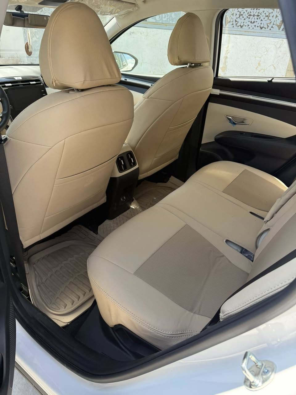 هونداي توسان 2024 فول ماشيه 25  بسمي من شركه لحدالان سعره 225     بس رقمه مميز ماانطي موبايل *********** مكاني سليمانيه
