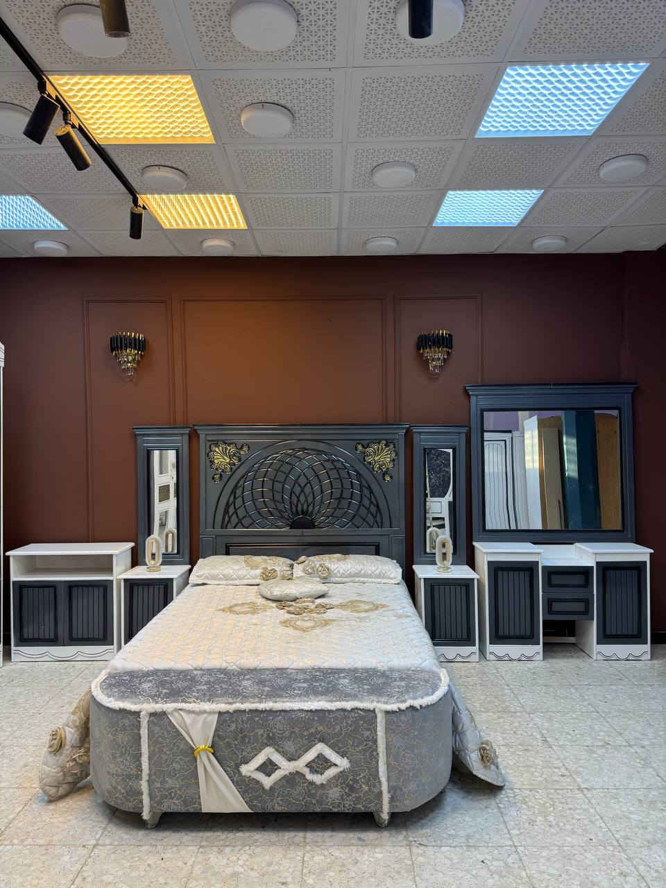 ✨ التميز عنواننا ✨ غرف نوم مع هيام للأثاث 
غرف نوم نجارة عراقية بيد أمهر الصناعية
جودة عالية ✦ تصميم أنيق ✦ سعر مناسب  ((مليون))) فقط ✅ 
🛏️ متانة تدوم
🎨 ألوان عصرية
💰 أسعار منافسة
📞 للحجز والاستفسار راسلونا خاص ***********
اختاري الأناقة… واختاري الصح 🤍
