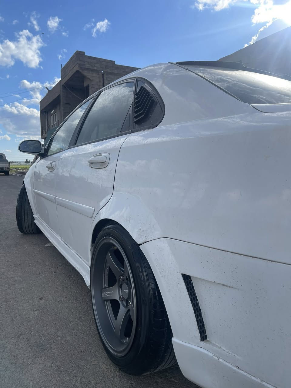 سلاو خواتان لێبیتن 
ئۆپترا ٢٠١٢ تۆماتیک بۆ فرۆشتن و گۆرینەوە
سەنەوی ئەسلیە کەسک سەیارکە لە هەولێرە
کامل جوانکاری بۆکراوە 
ویل سپۆرت 
دەعامی سپۆرت 
چاملخ سپۆرت 
٥ پارچە سبوخ  لەسەر ساخە
گێر و مەکینە بەشەرتە 
سعری ٦٨ مەجال شوێن هەولێر
*********** واستئەپ و ڤایبەر
