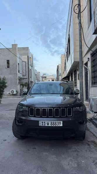 السلام عليكم مكلف بالنشر جيب 2017 امريكي حادثها موضح بالصور السيارة ماواصلة لا لغد ولا شاصي فول مواصفات  جاهزة كل نقص مابيها وللاستفسار اكثر الاتصال على رقم صاحب السيارة *********** السعر 200 ورقة وبيها مجال مكان السيارة بالجادرية بغداد
