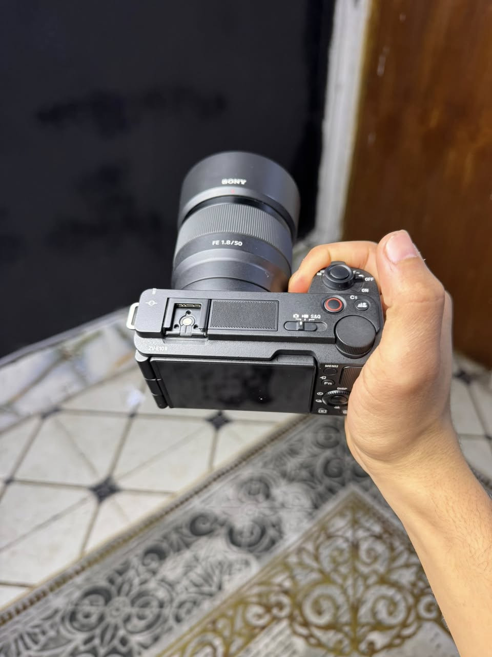 ⸻
⸻

كامره سوني ZV-E10 مارك 2 
مع عدستين وياها عدسه Sony FE 50mm f/1.8

وعدسه Sony FE 28–60mm f/4.5–5.6
السعر 1300 وبيها مجال مال مستعجل 
مكاني ميسان قضاء قلعه صالح 
وهذا رقمي ***********
