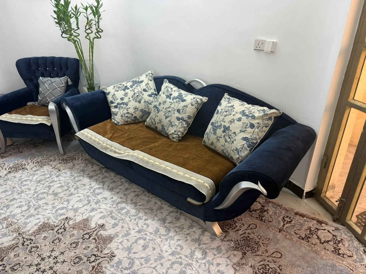 مساء الخير تخم تركي 10 مقاعد جديد الله شاهد قبل اسبوعين مأخذي حي الشباب السعر 800 الف ‭0773 854 2759‬
